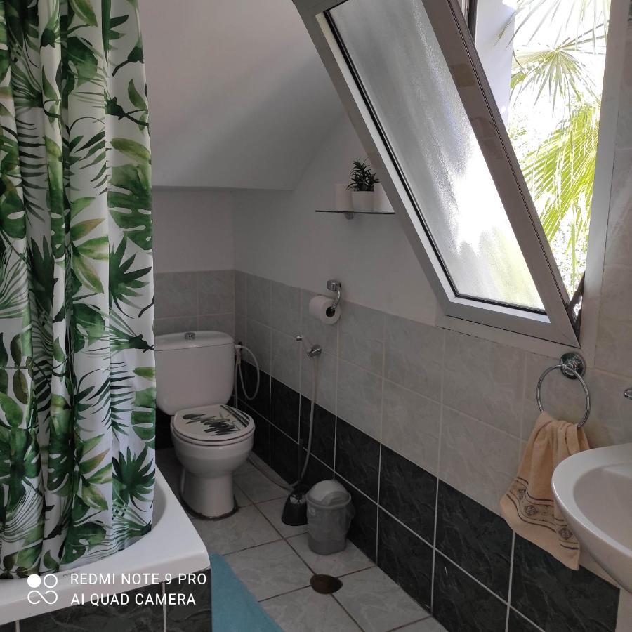 Chambre Double ou Lits Jumeaux avec Salle de Bains Privative et Balcon