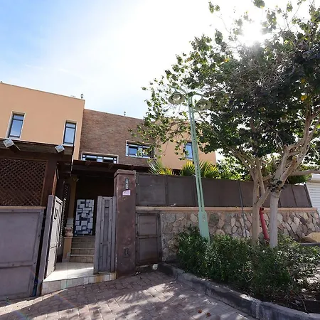 Flintstone Guest House בית ההארחה בן 11 החדרים אינו וילה פרטית אתם מזמינים רק חדרים לא את כל הוילה-2